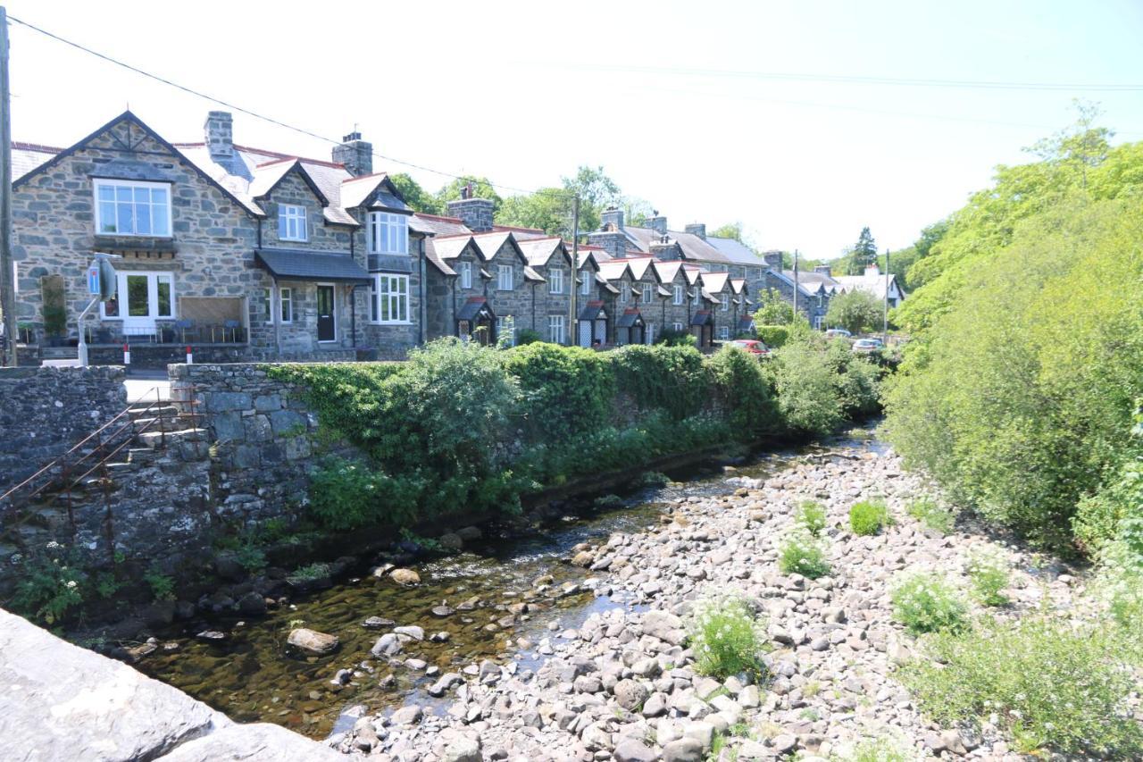 Dolafon Bed & Breakfast Llanbedr  Exterior photo